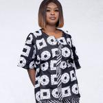 Zenitha Ray — Ensemble Boubou Noir & Blanc en Bazin